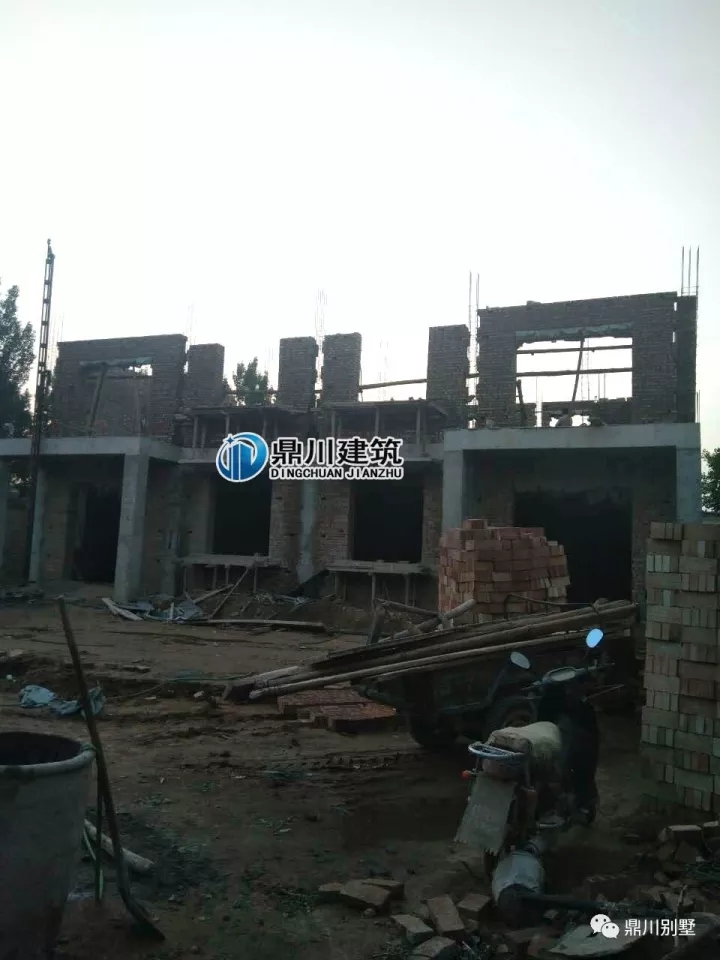 兄弟蓋雙拼別墅