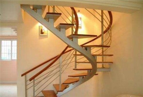 農村自建房的樓梯風水及常見的室內樓梯樣式介紹！