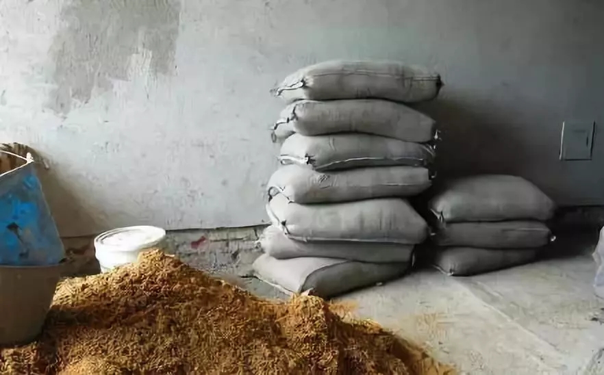 農村建房澆筑完水泥還要灑幾天水？