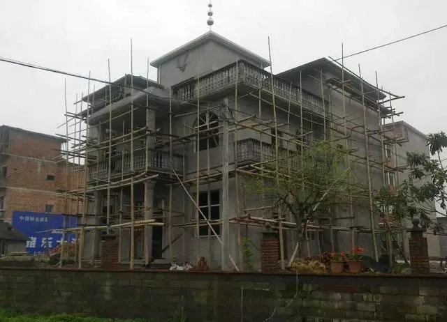 【分享】江西網(wǎng)友花30萬(wàn)建成帶門面的農(nóng)村別墅，臨街地基很適合！