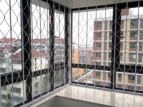 農村自建房如何選擇內置防盜窗