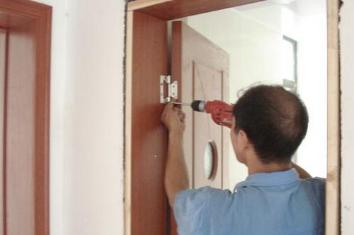 別墅裝修木門安裝注意事項(xiàng)