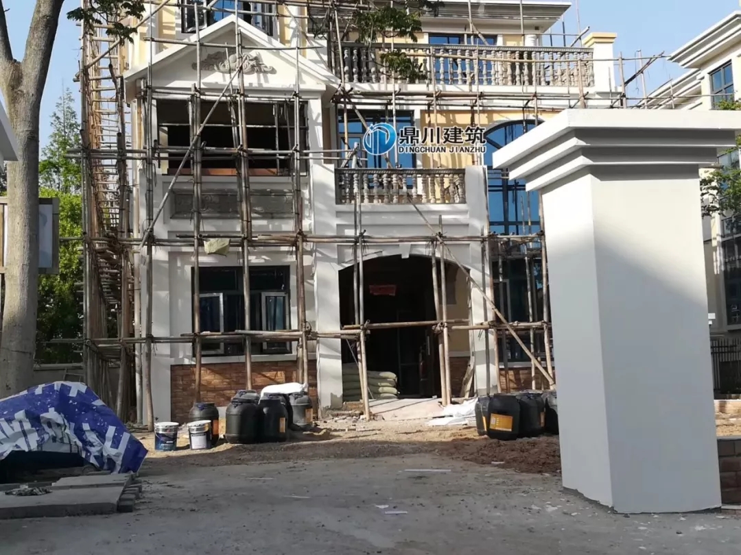 農村復式三層大氣別墅，造價親民易建造，30萬也能建出豪宅效果！