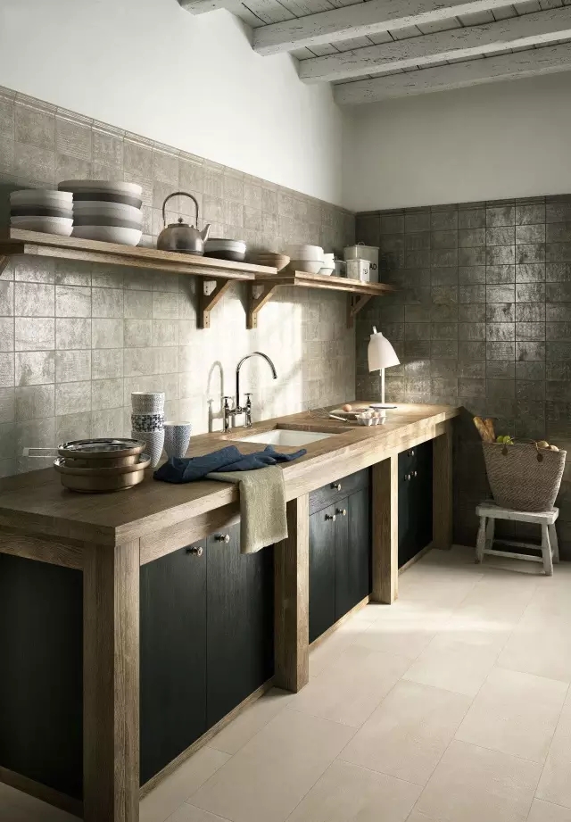 客餐廳、廚衛、陽臺的地磚如何選？區別對待才合理！