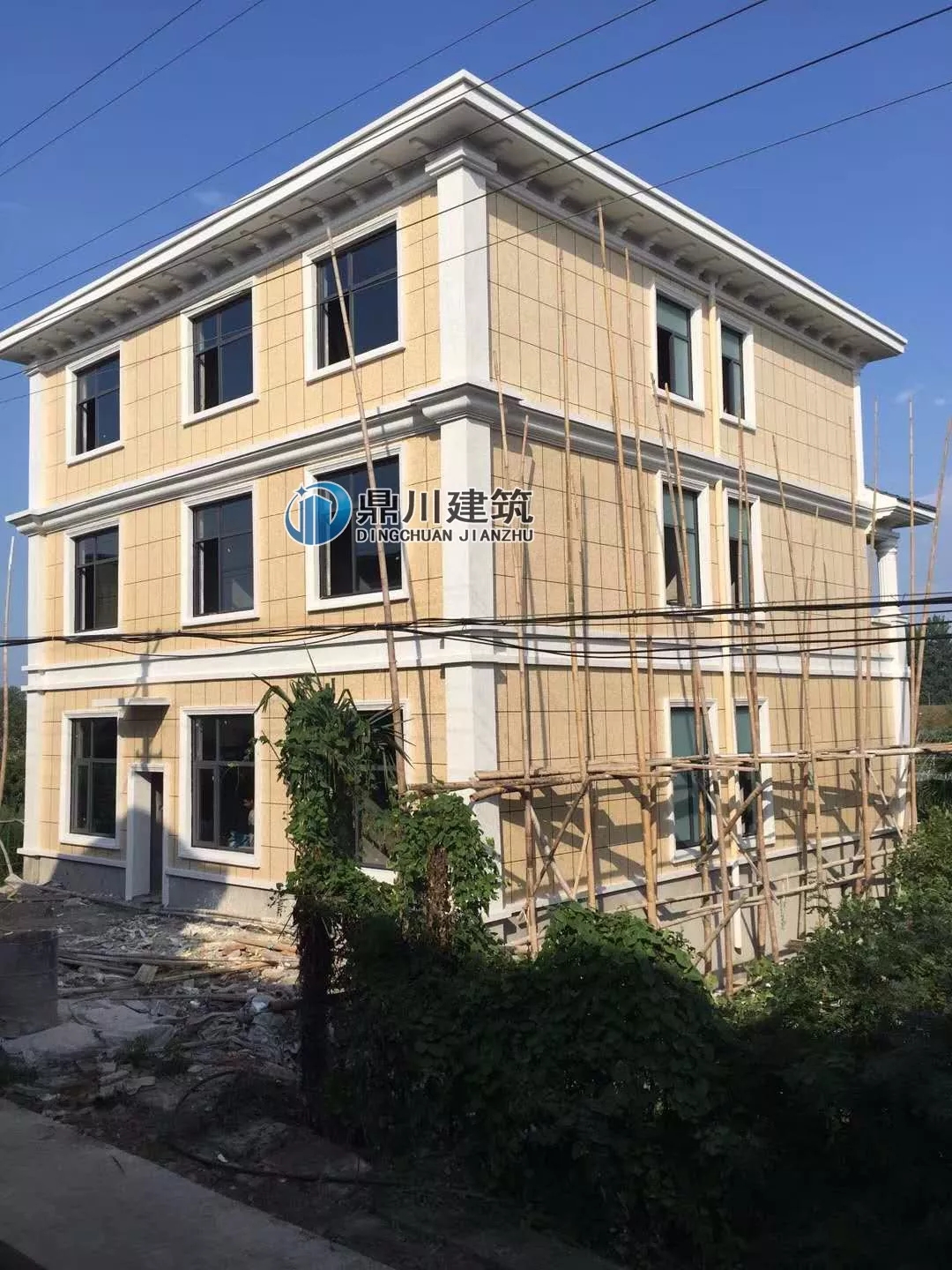 【案例】農(nóng)村建房火爆的三層帶露臺(tái)簡(jiǎn)歐小別墅，看了案例都想蓋！