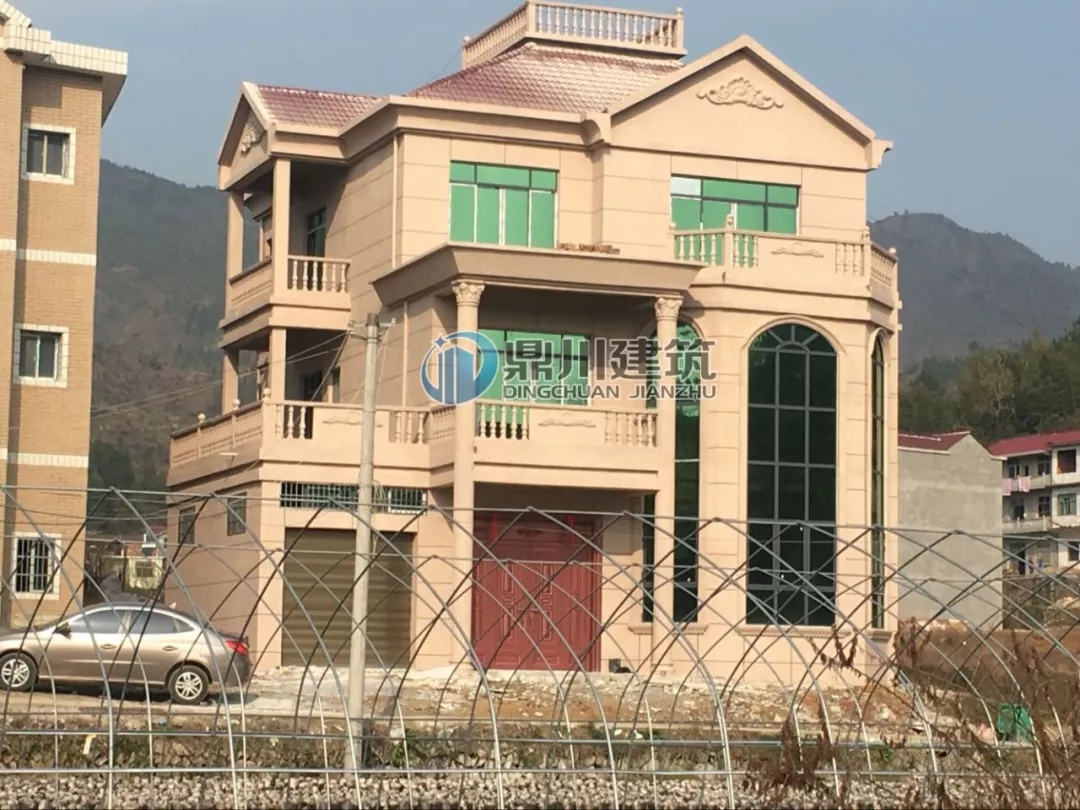 挑空客廳+旋轉樓梯，13&times;14三層優(yōu)雅大氣歐式別墅